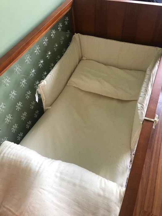 Vendo berço em cerejeira como novo
