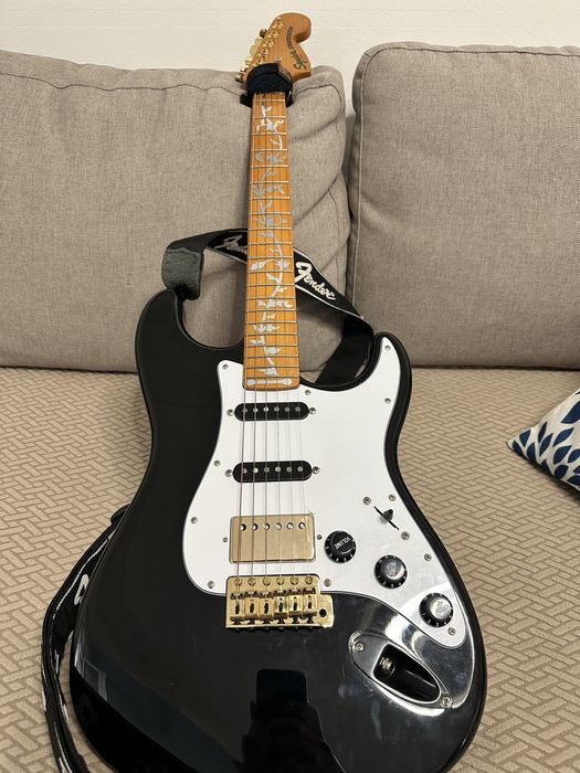 Guitarra Squier Stratlcaster