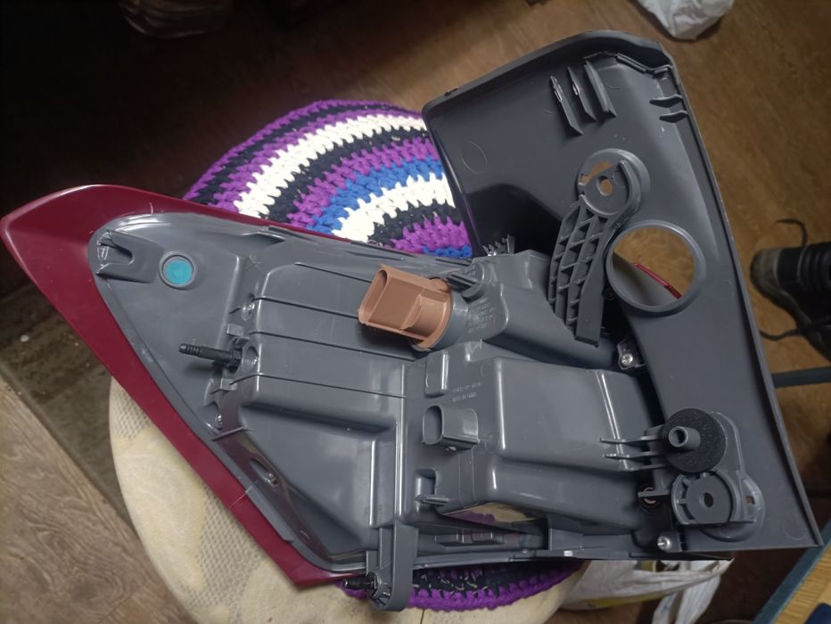 Новый задний правый угловой фонарь