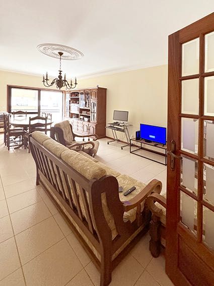 Apartamento T2 na Amorosa com garagem e terraço