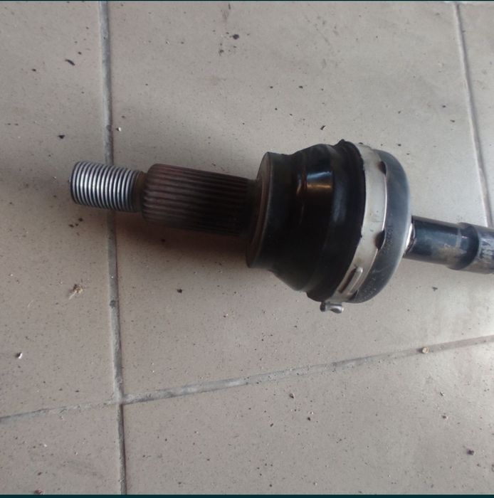 Піввісь Jaguar F-pace T4A1808