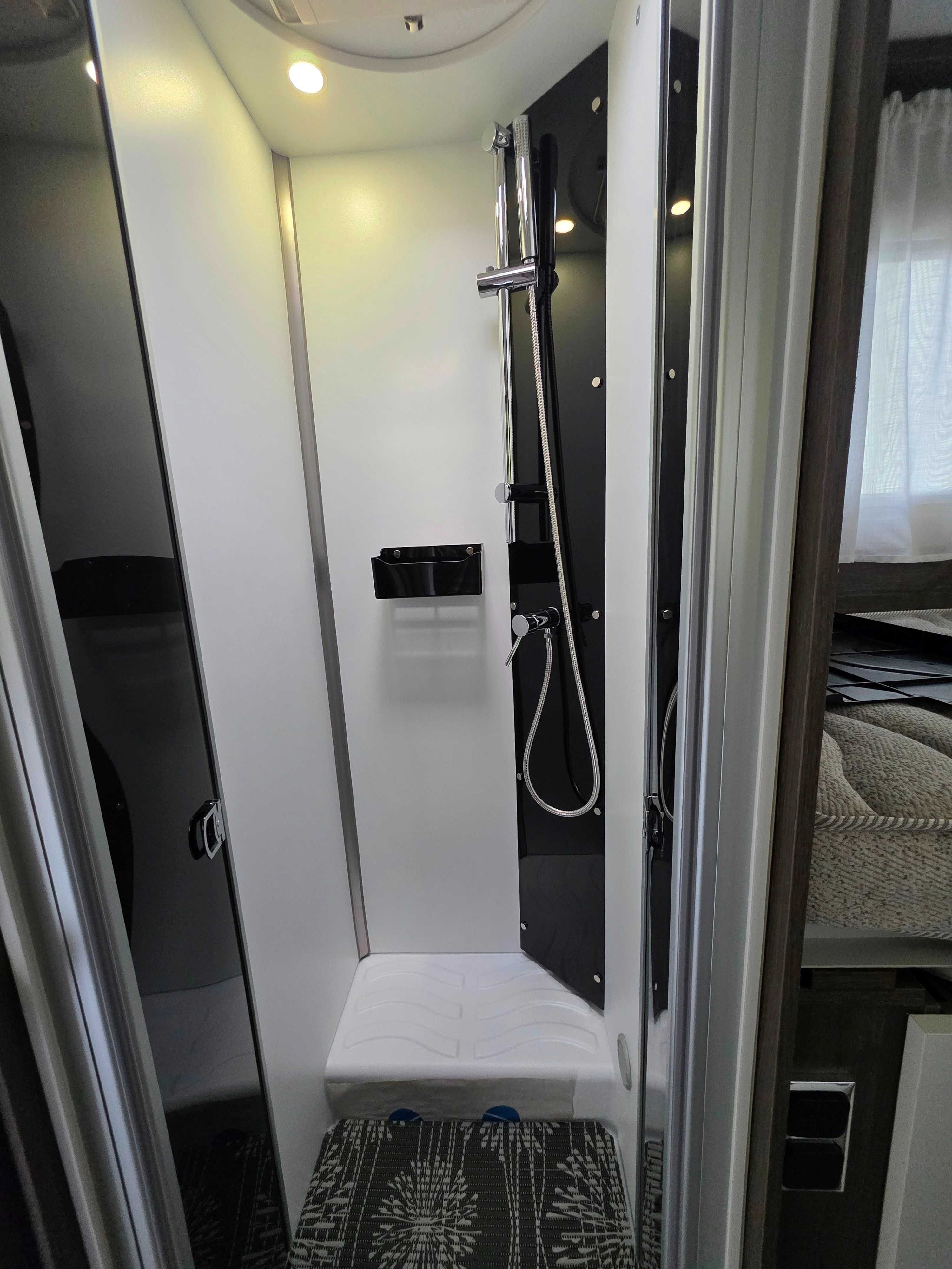 Kamper Wynajem VIP 5 Nowy Bogate Wyposażenie Wypożyczalnia