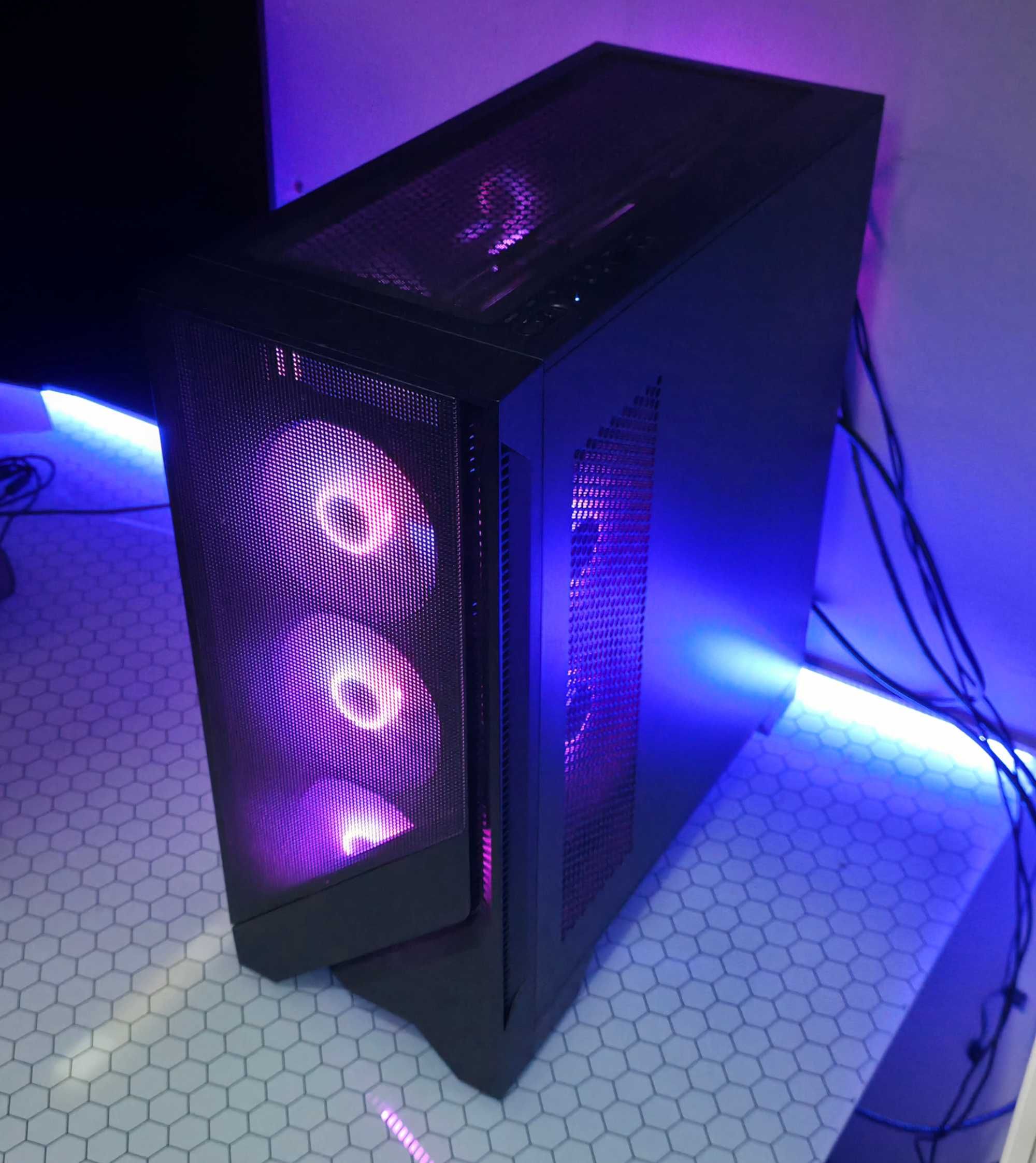 Komputer gamingowy Ryzen 5 5600, RTX 5060, DDR 4 32GB, M2 1 TB