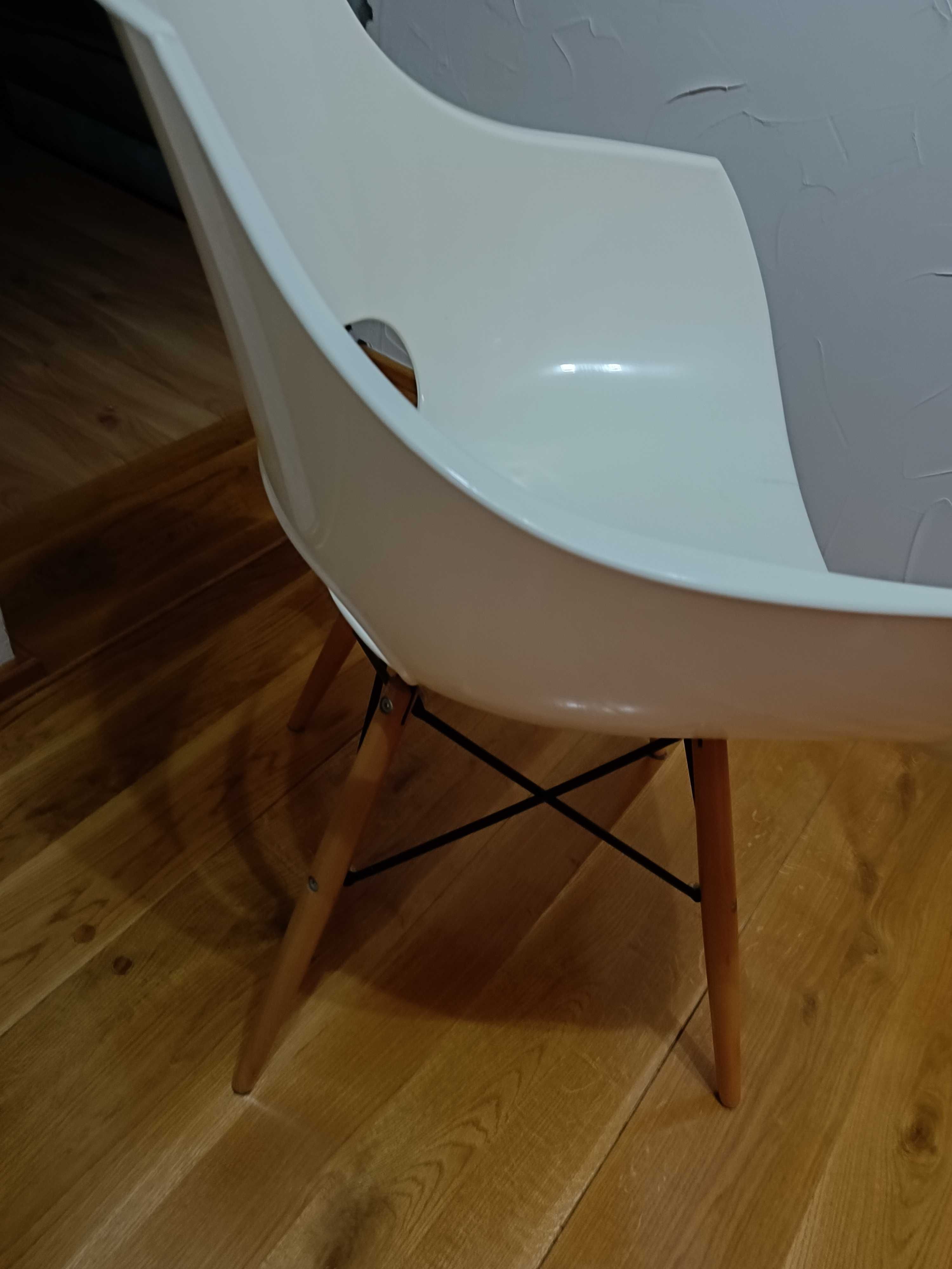 fotel krzeło białe plastikowe