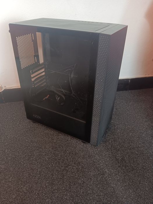 Gabinete/caixa de PC gamer