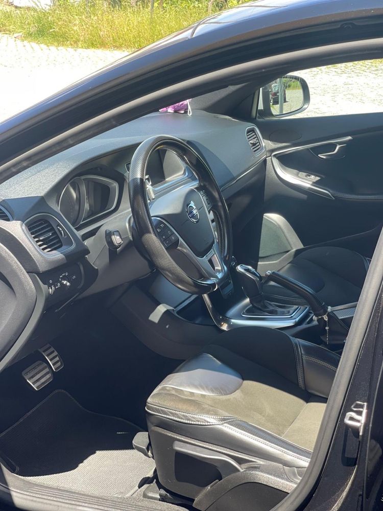 Volvo v40 R-DESIGN D3 cx automática