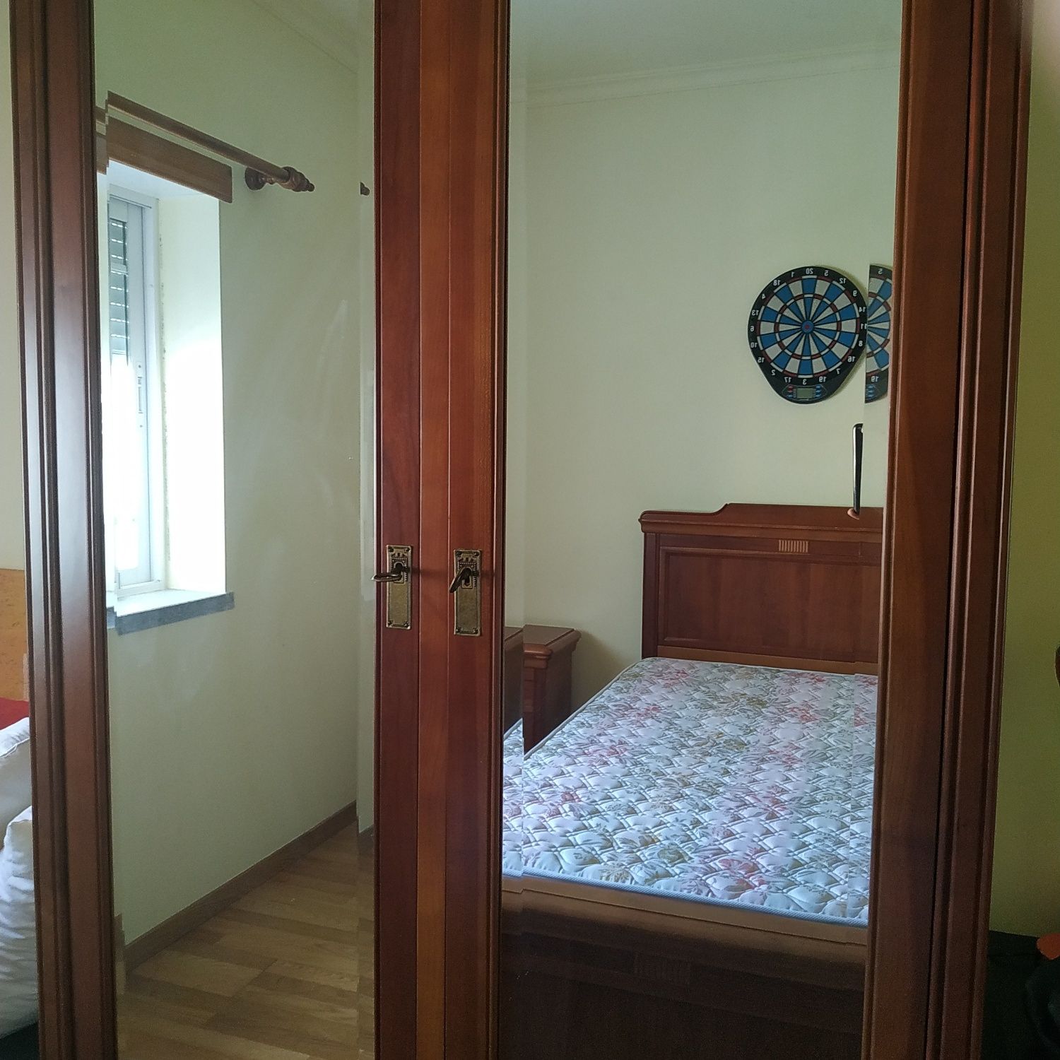 Mobília de quarto completo. Tudo a mesma linha
