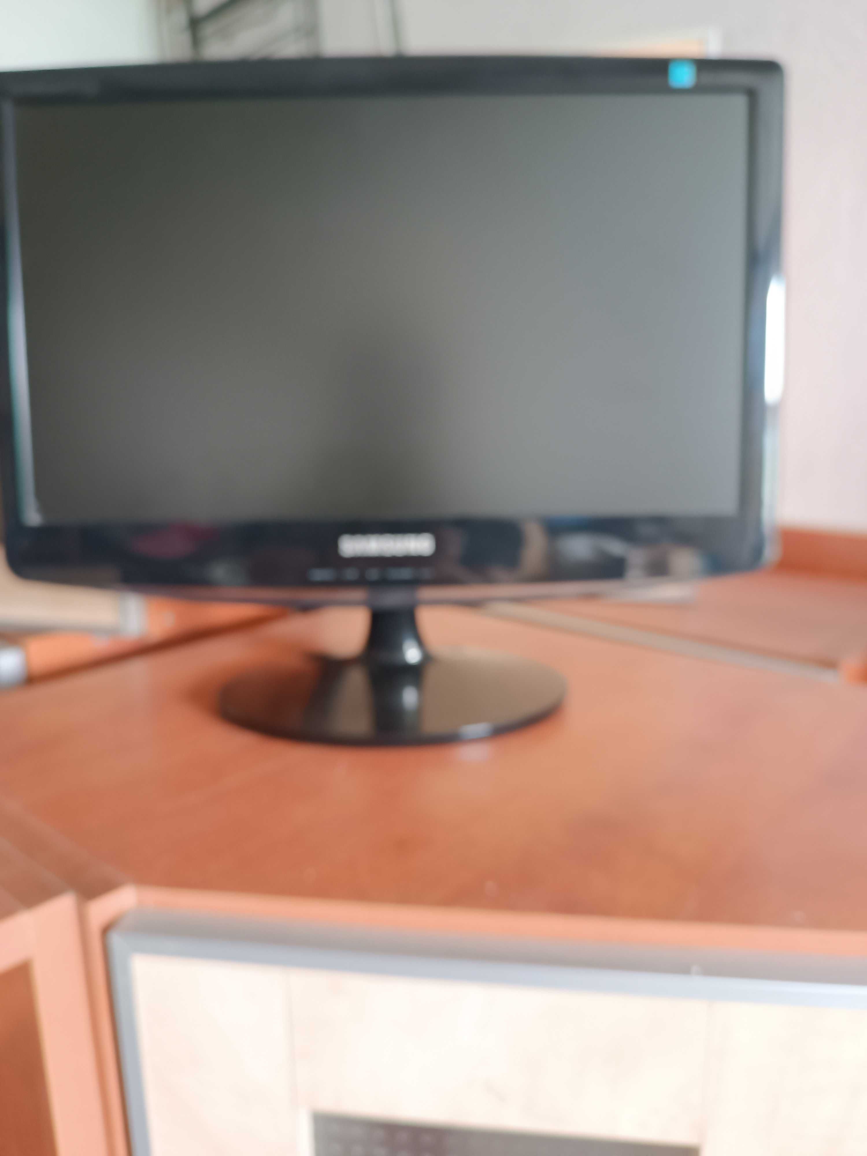 Monitor Wide LCD SAMSUNG