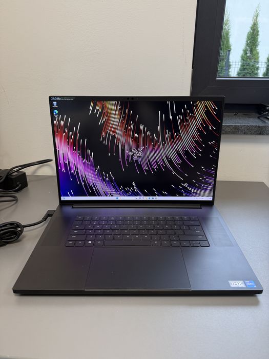 Laptop Razer Blade 18| i9-13950HX | 16G | 1TB | RTX4060| FV