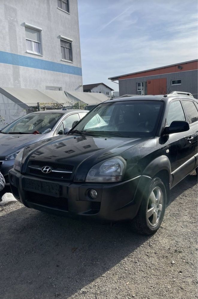Двері Hyundai Tucson Хюндай туксон 2004-2010
