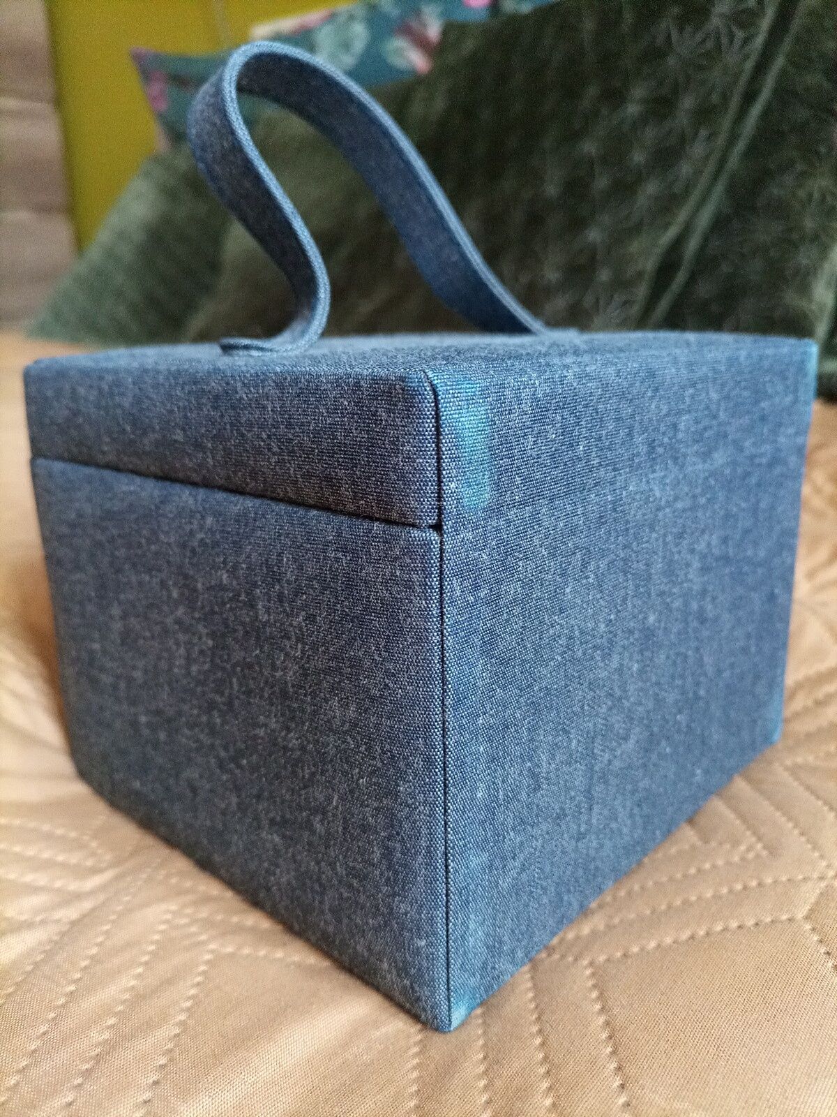 Retro pudełko, pojemnik na biżuterię