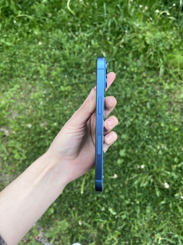 Iphone 13 синій