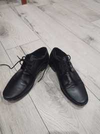 Buty czarne chłopięce roz 32 komunijne