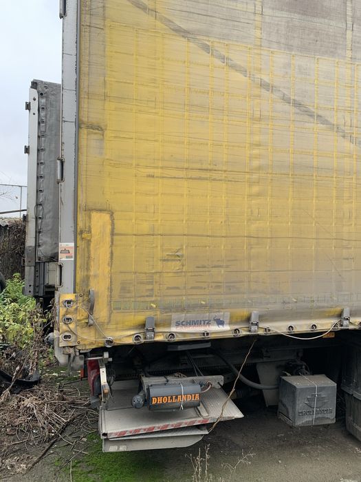 Тягач плюс напівпричеп