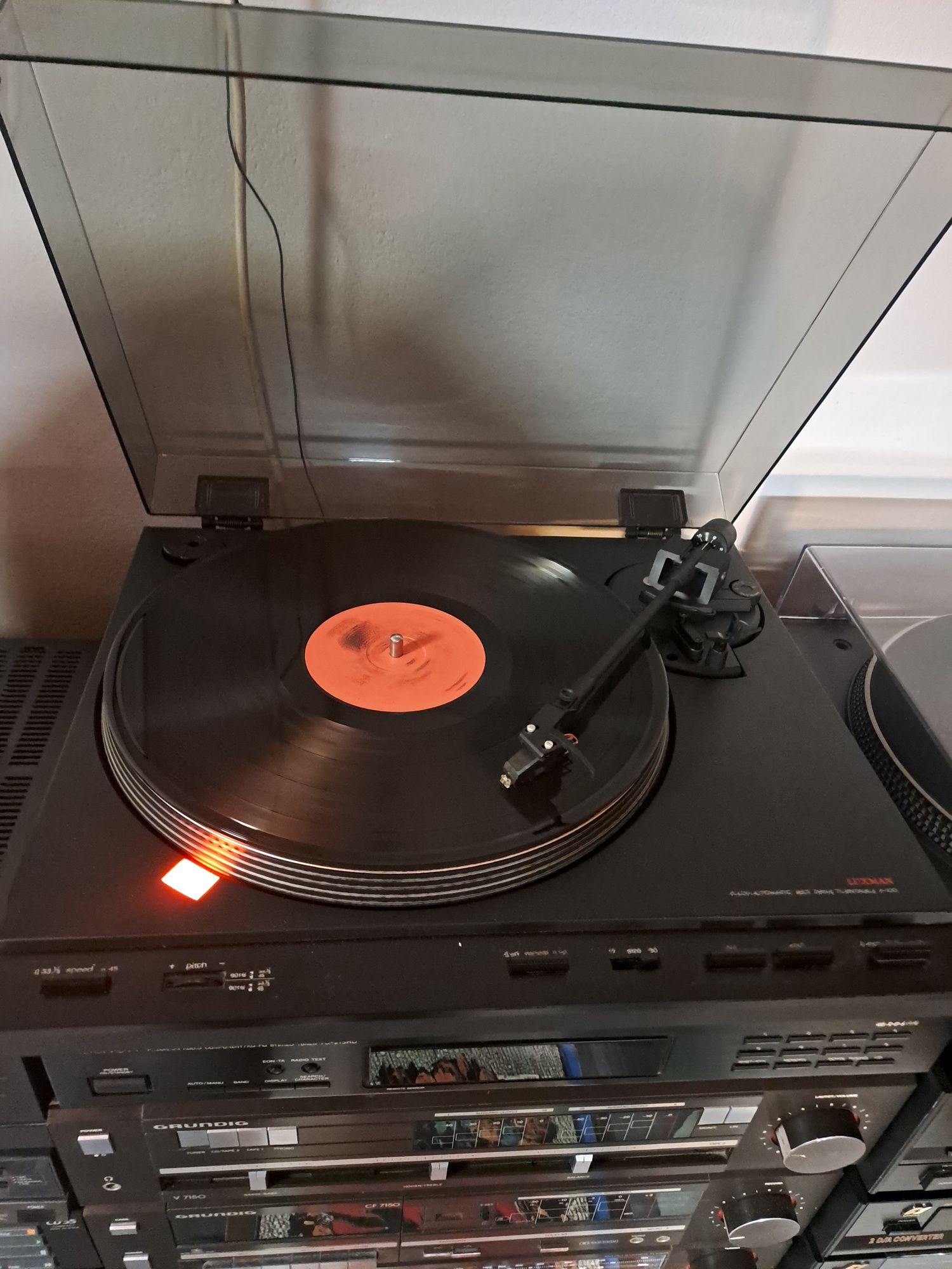 Gramofon luxman p100