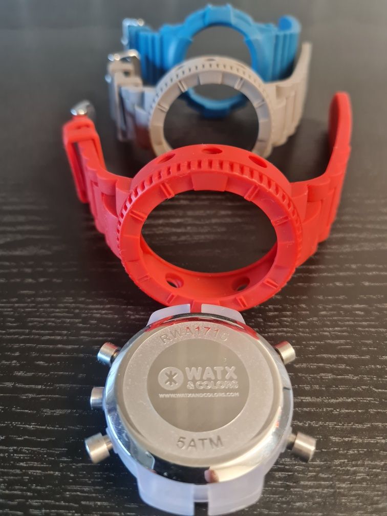 Relógio e braceletes watx & colors