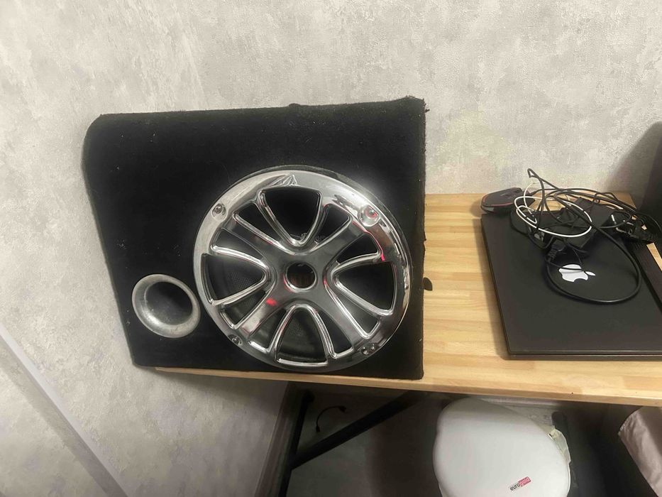 Активный сабвуфер