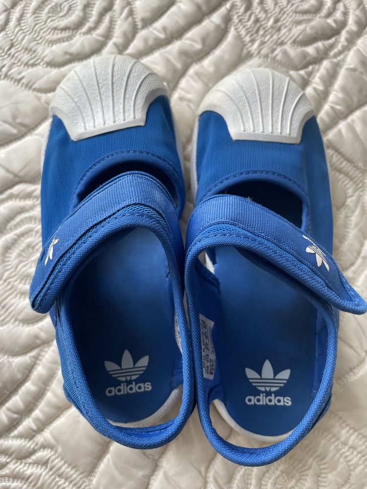 Sandałki Adidas Superstar 27