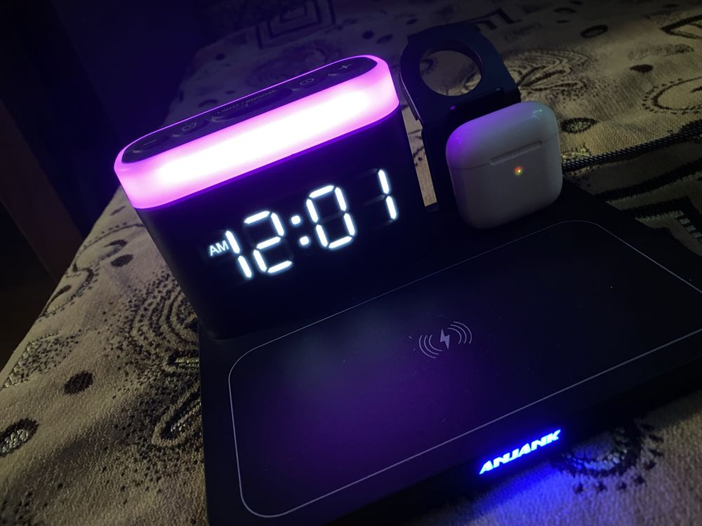 ALARM CLOCK 5 in 1 with wireless sharging