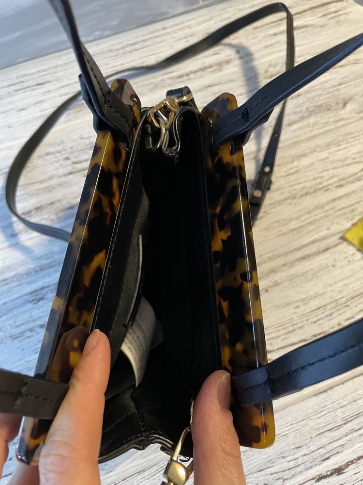 Сумочка cross body Mango