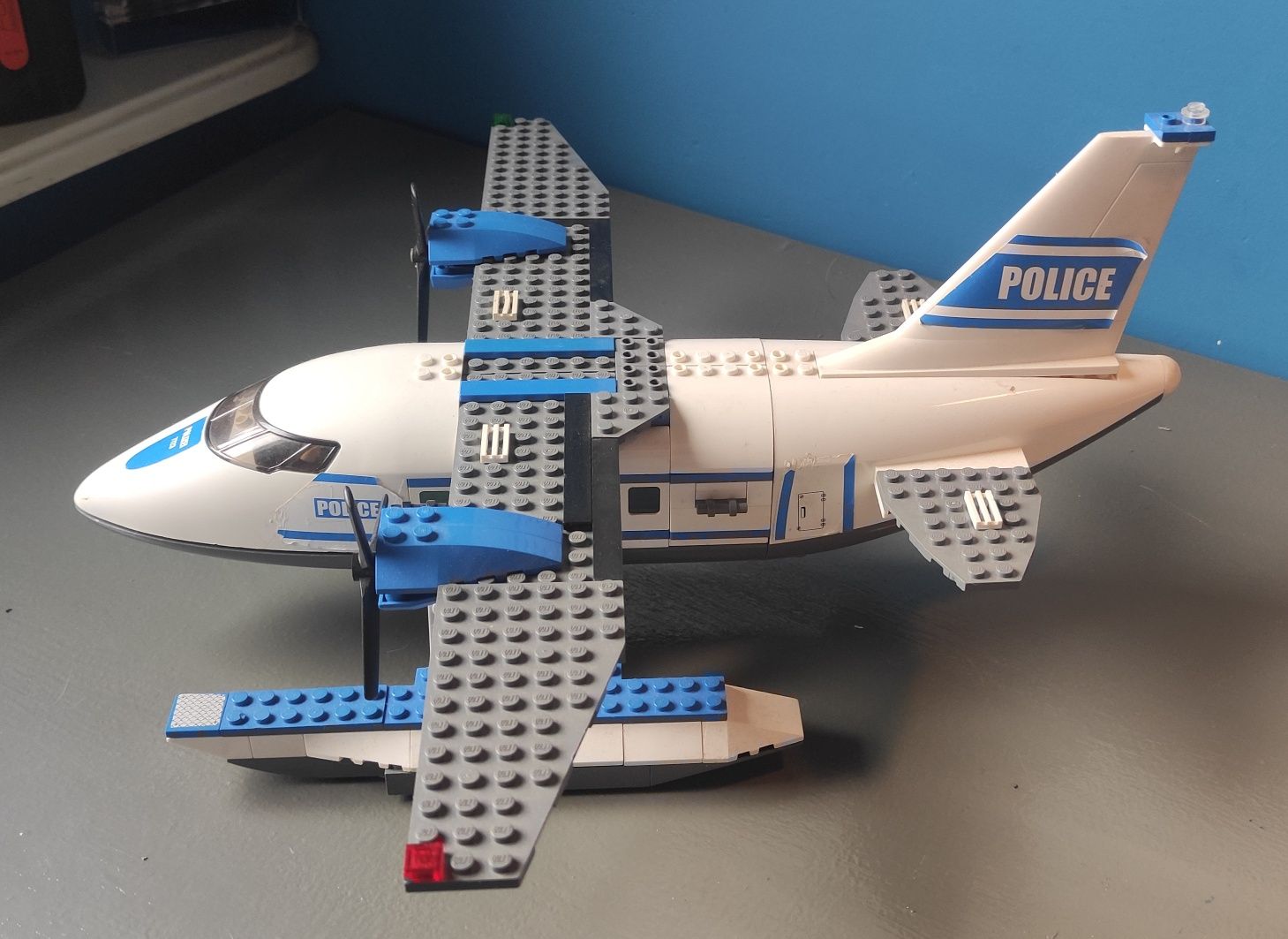 Lego 7723- Policyjny samolot morski (2008r.)