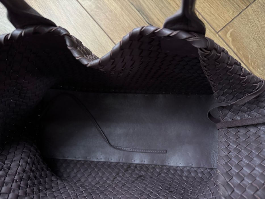 Сумка-тоут Bottega Veneta Cabat из плетеной кожи