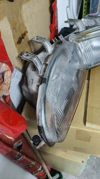 Faróis fundo branco