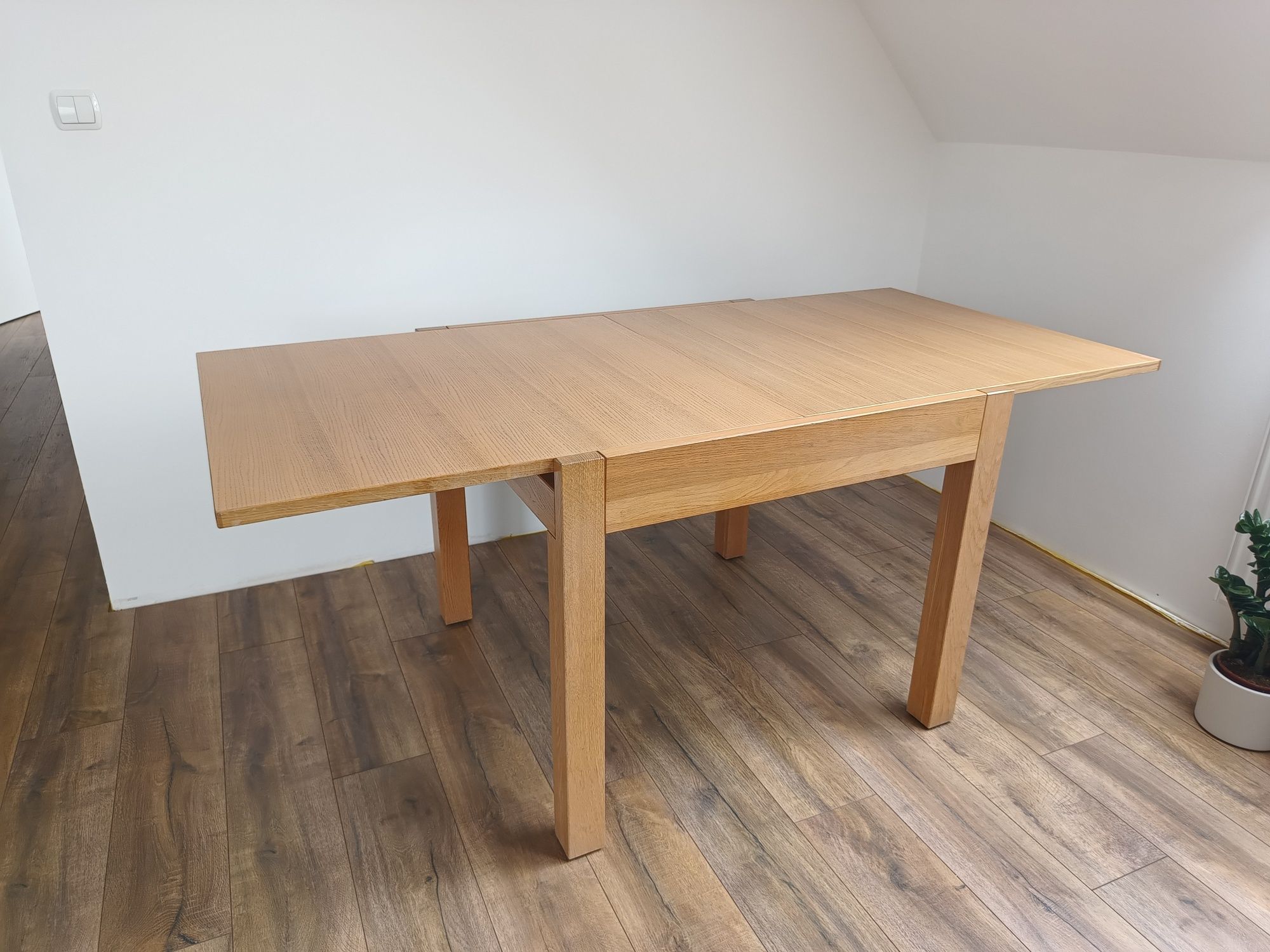 Dębowy stół 90/90 cm