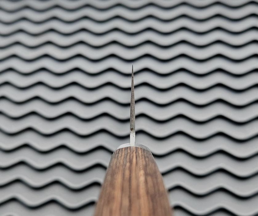 Nóż kuchenny japoński Hitohira Santoku kuty VG-1 ひとひら (一片)