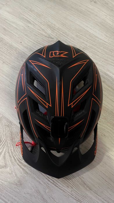 Шолом велосипедний TLD