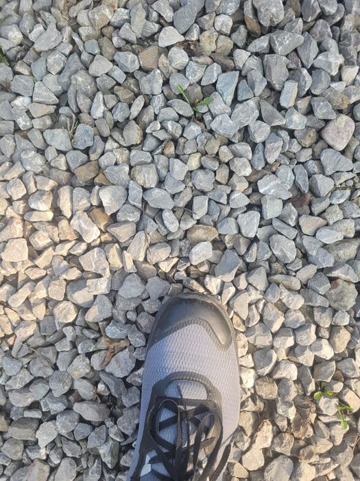 Gruz .kliniec. kruszywo. żwir.grys gruz na drogę ceglany. piasek .ziem