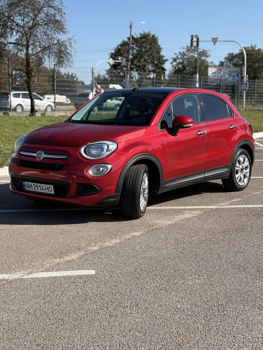 Автомобіль Fiat 500x 2015 року випуску