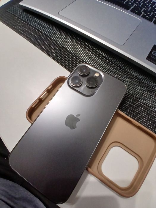 Продам IPhone 13 PRO