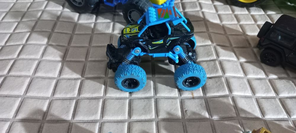 Дитячі іграшкові машинки, трактор, самоскид, трамвай, поліцейське авто