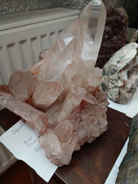 Гірський кришталь (друза)
Вага: 4,582 кг
Розмір: 18×20×21 см

Велика п