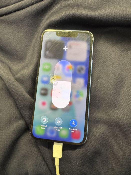 Продам iphone 13 mini 128Gb синій скол і пятно на екрані neverlock