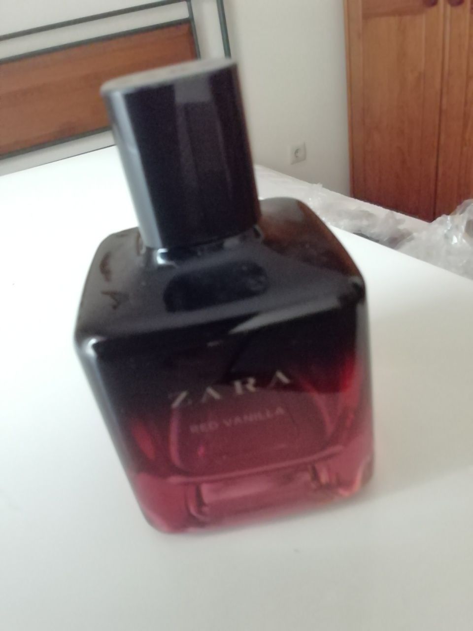 Frasco Red Vanilla da Zara, vazio