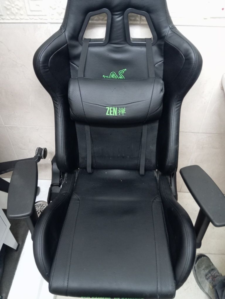 Cadeira gaming usada