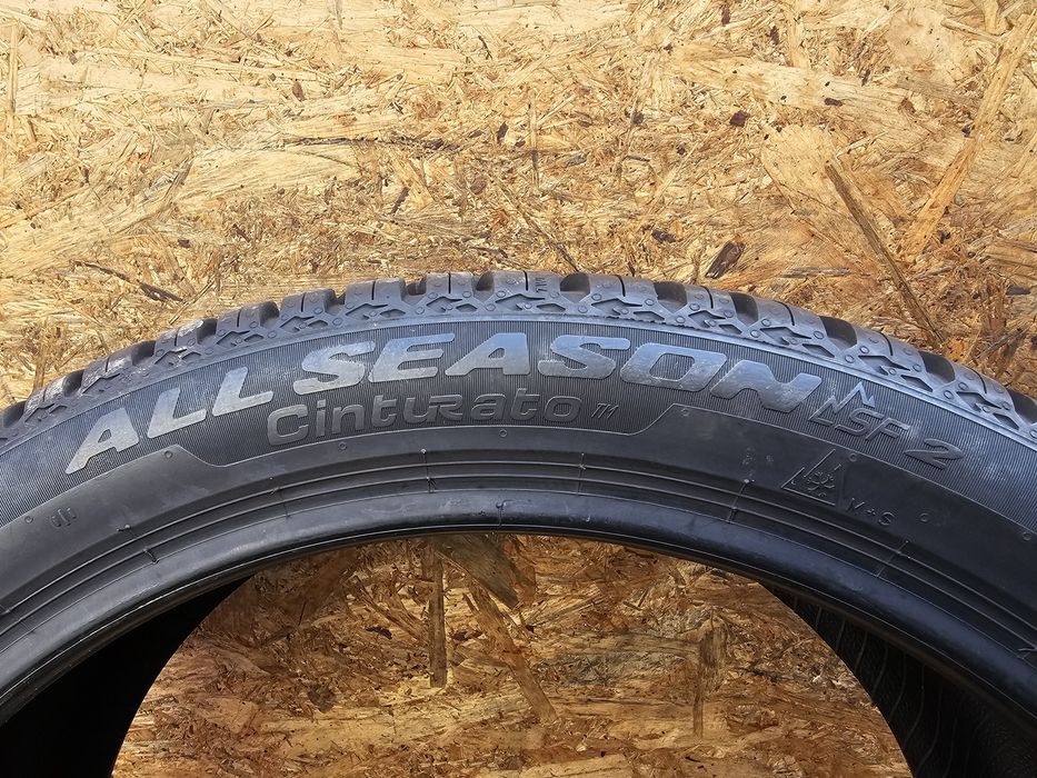 Idealne!!  7,5mm. 225/40 r18 Pirelli Cinturato All Season.  2022r.