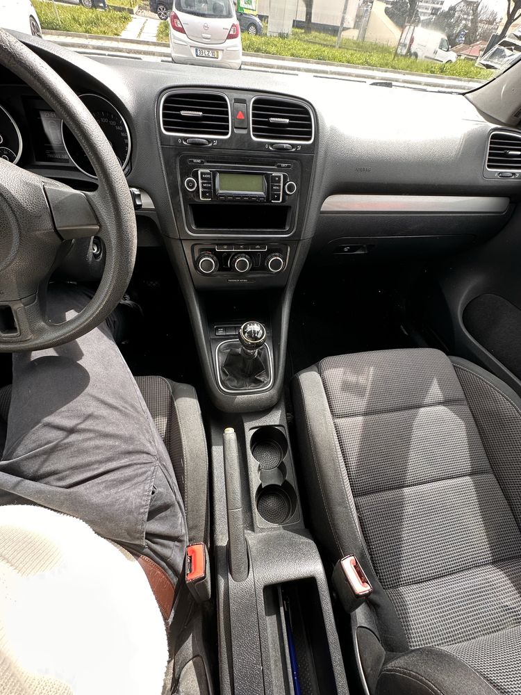 Volkswagen Golf 1.6 TDI Confortline - 2010