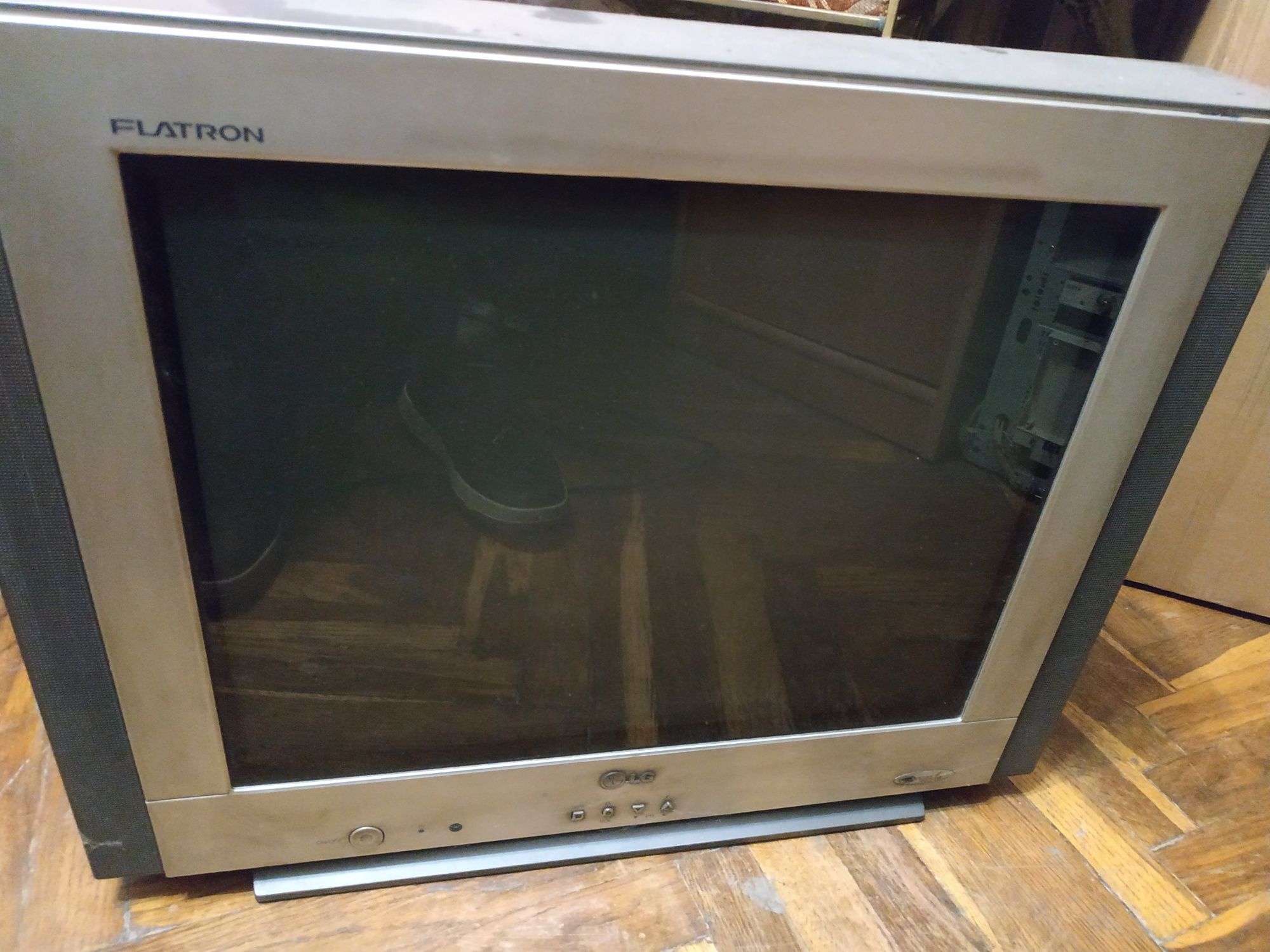 Телевізор LG CE-21Q62KEX