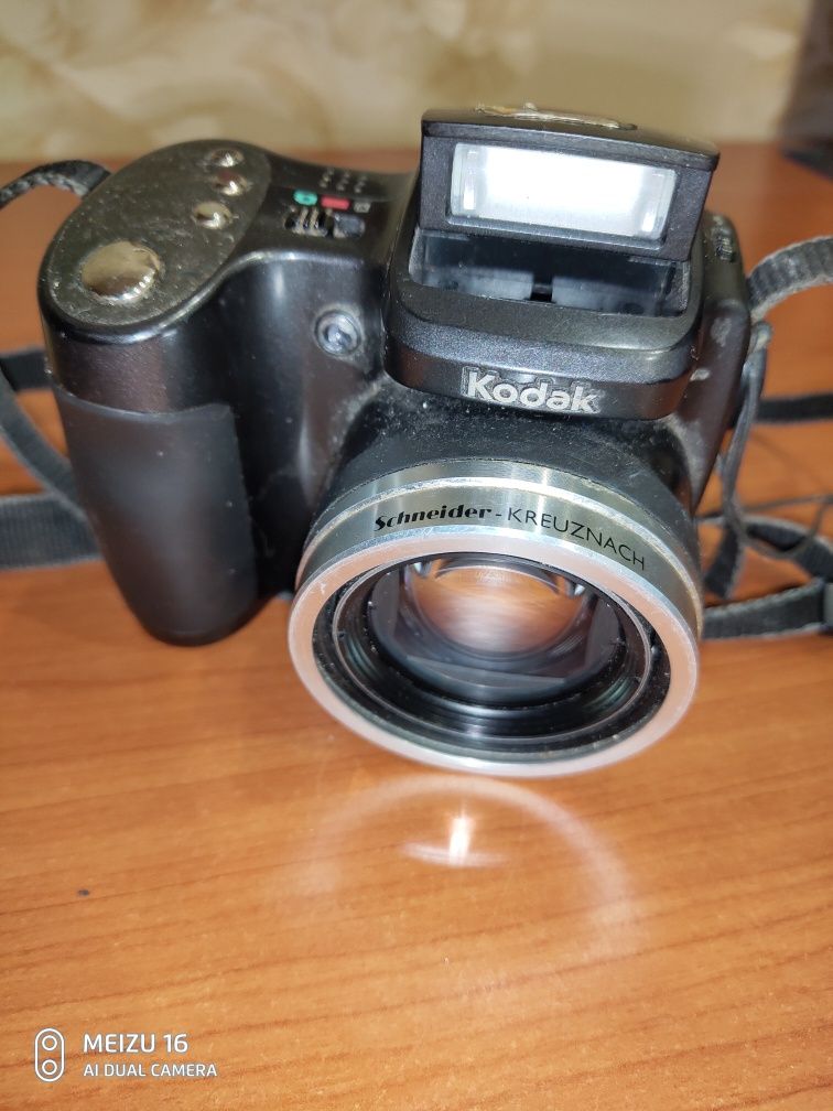 Фотоаппарат KodakZD710
