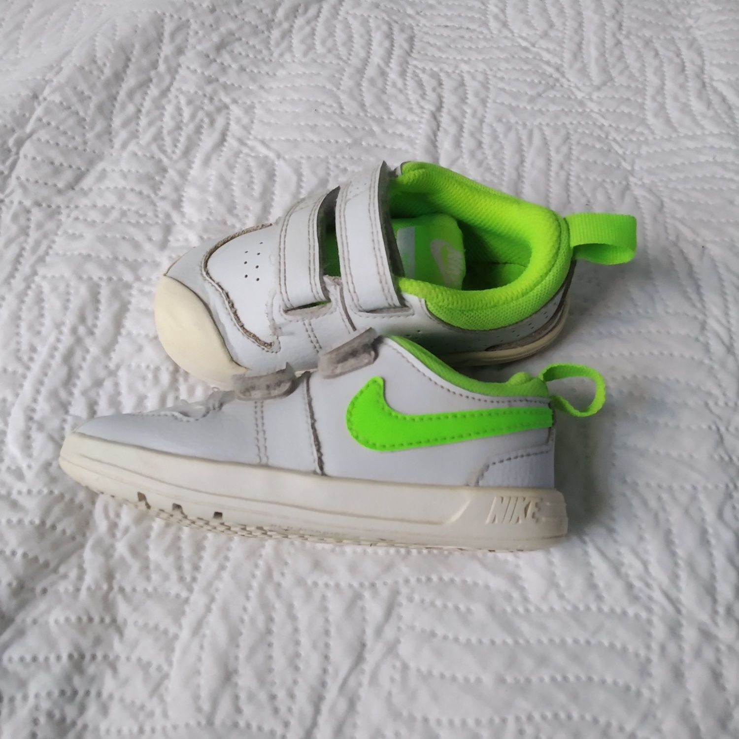 Buty dziecięce Nike rozmiar 22