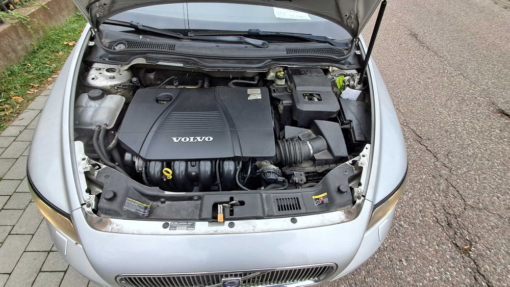 Volvo v50 2,0 benzyna ,klima ok ,super stan. Hak.2x koła
