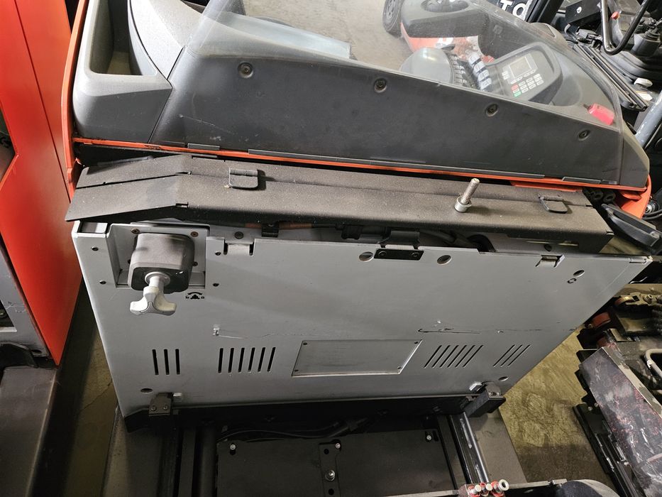 Електронавантажувачі Toyota з Li-ion АКБ. Вилочные погрузчики Тойота