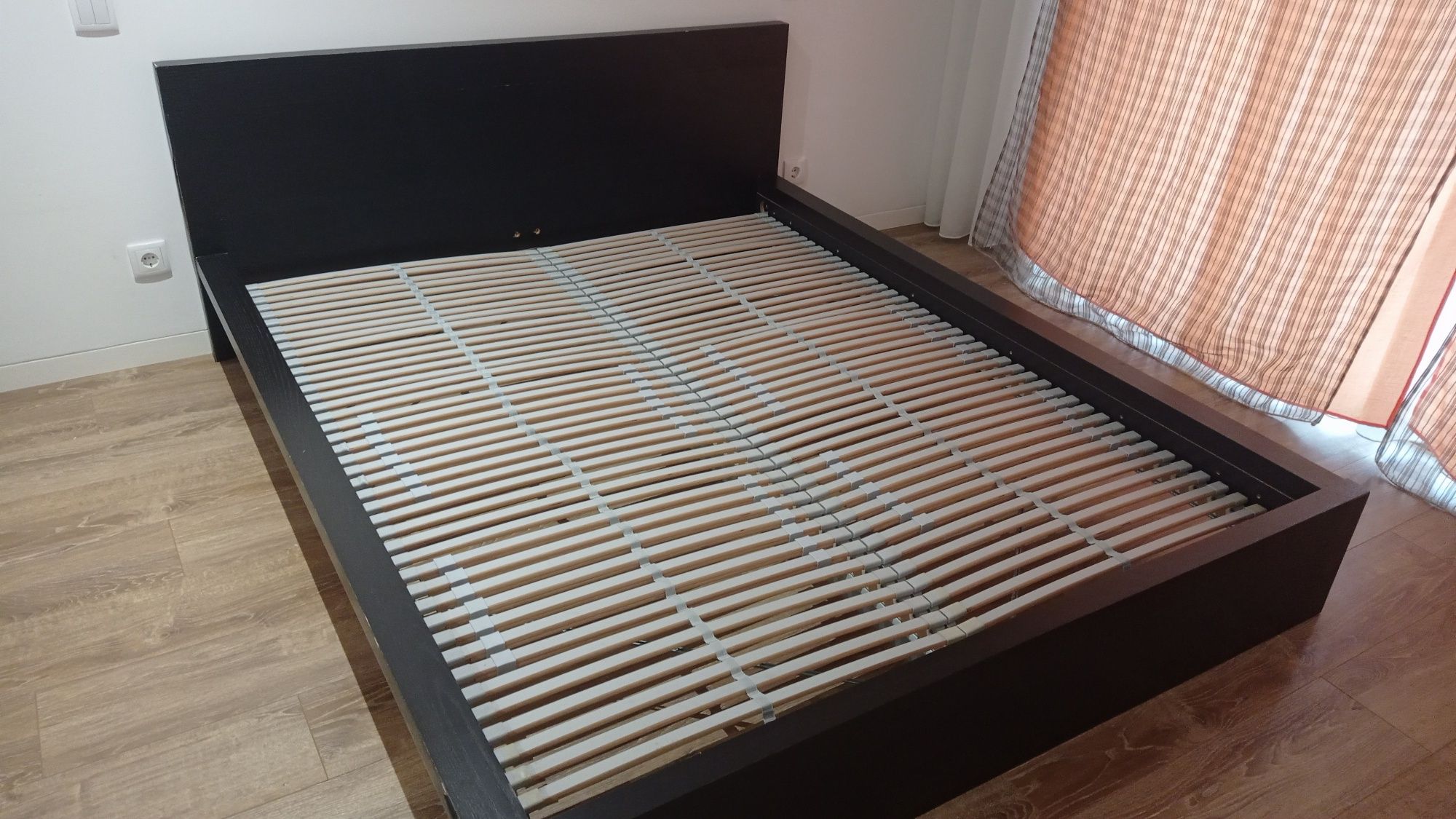 Cama casal com estrado 1, 60x2,00