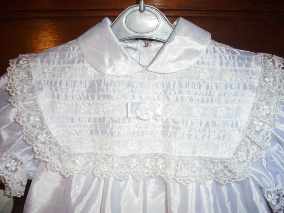 fato de menino bebé novo com etiqueta