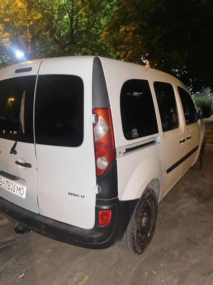 Renault kangoo 2010 год 1.5 дизель