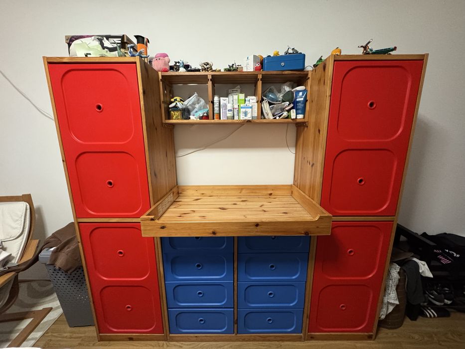 Armários Ikea Trofast com fraldário