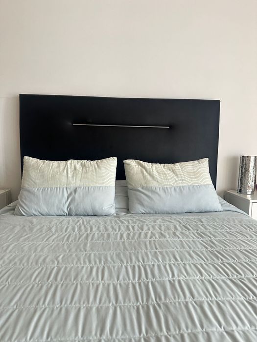 Cama 1,40m por 2.00 m com cabeceira e colchao